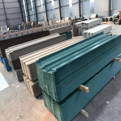 lo strato del tetto di spessore PPGI di 0.4mm-3.0mm galvanizzato ha ondulato la larghezza di 600mm-1250mm